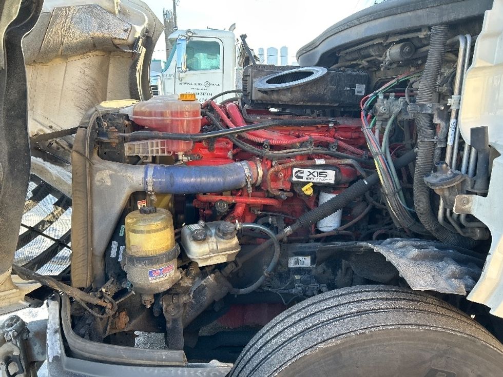 Sleeper Tractor-Heavy Duty Tractors-Freightliner-2020-T12664ST-Brooklyn Park-MN-647,902\n\t\tmiles-$ 46,750 - Image 20