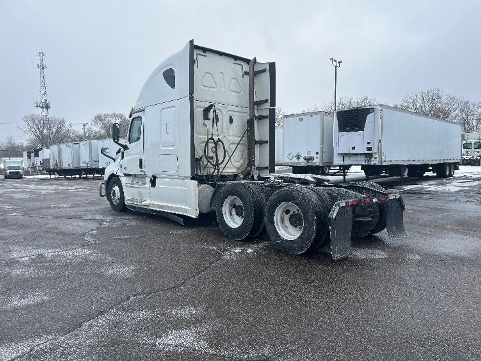 Sleeper Tractor-Heavy Duty Tractors-Freightliner-2020-T12664ST-Brooklyn Park-MN-647,902\n\t\tmiles-$ 46,750 - Image 5