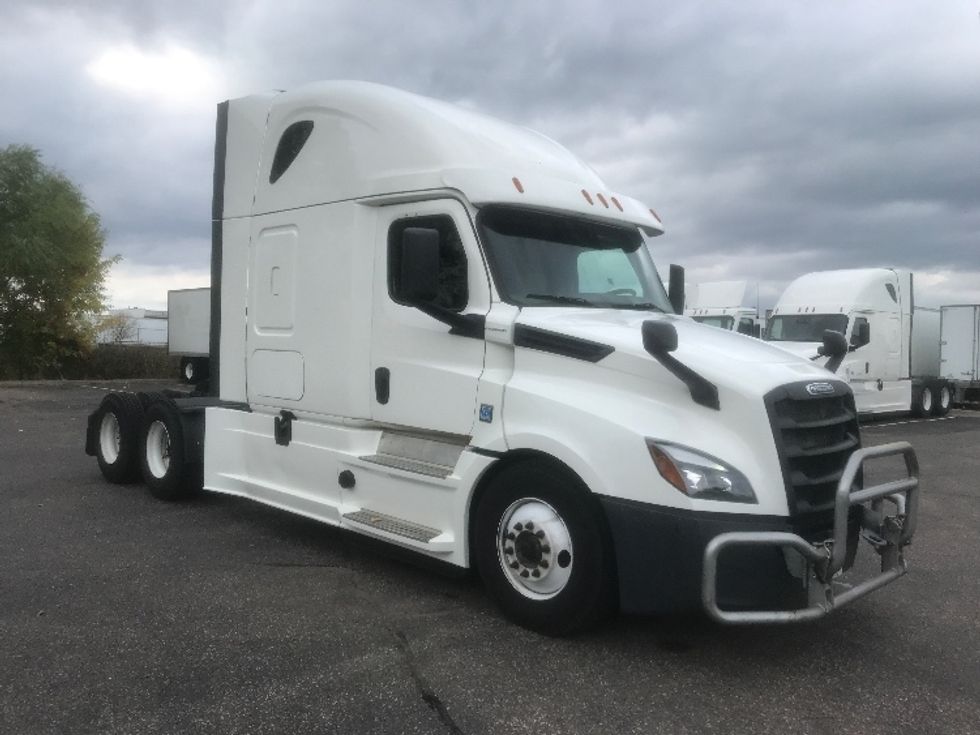 Sleeper Tractor-Heavy Duty Tractors-Freightliner-2020-T12664ST-Brooklyn Park-MN-683,259\n\t\tmiles-$ 47,750 - Image 1