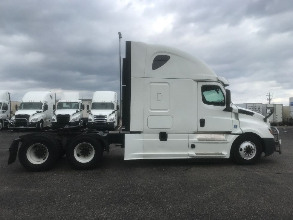 Sleeper Tractor-Heavy Duty Tractors-Freightliner-2020-T12664ST-Brooklyn Park-MN-683,259\n\t\tmiles-$ 47,750 - Image 8