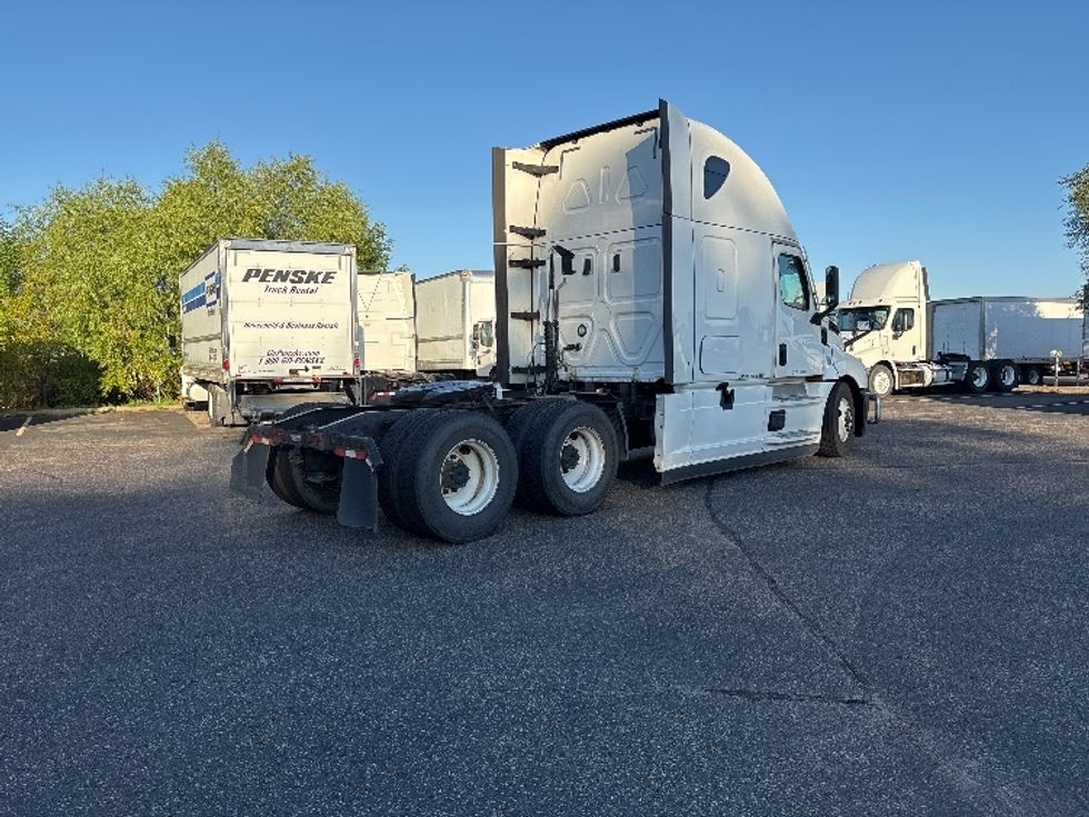 Sleeper Tractor-Heavy Duty Tractors-Freightliner-2020-T12664ST-Brooklyn Park-MN-688,282\n\t\tmiles-$ 46,500 - Image 7