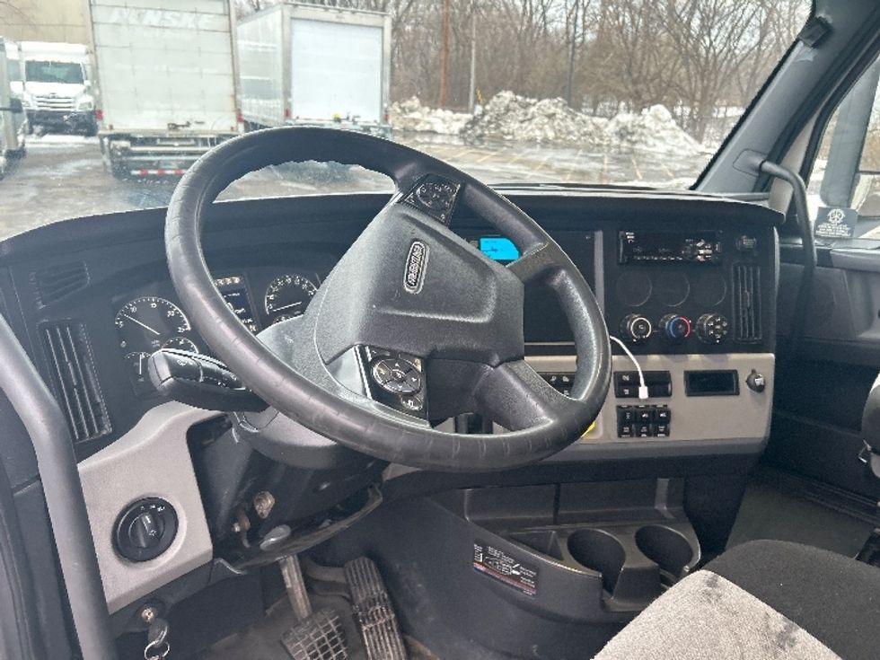 Sleeper Tractor-Heavy Duty Tractors-Freightliner-2020-T12664ST-Brooklyn Park-MN-694,580\n\t\tmiles-$ 43,500 - Image 10