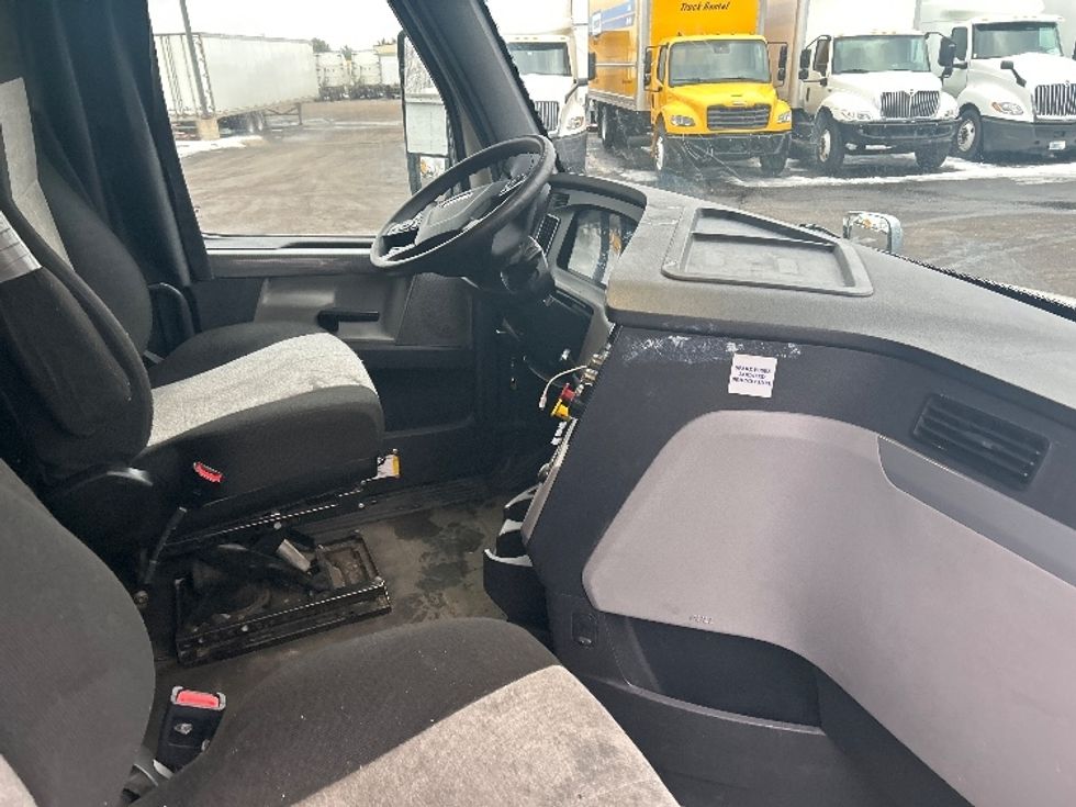 Sleeper Tractor-Heavy Duty Tractors-Freightliner-2020-T12664ST-Brooklyn Park-MN-694,580\n\t\tmiles-$ 43,500 - Image 15