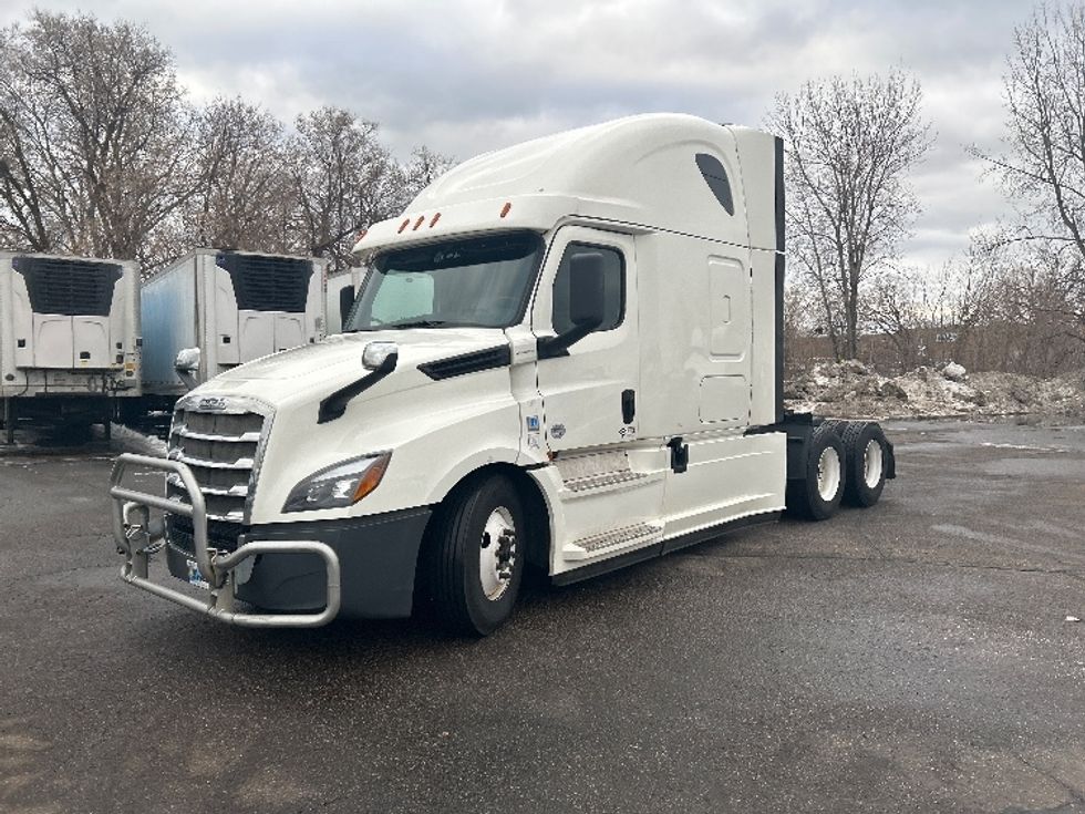 Sleeper Tractor-Heavy Duty Tractors-Freightliner-2020-T12664ST-Brooklyn Park-MN-694,580\n\t\tmiles-$ 43,500 - Image 3