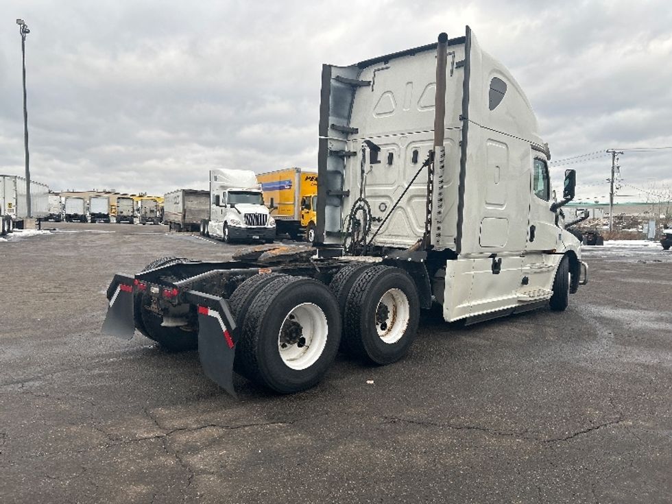Sleeper Tractor-Heavy Duty Tractors-Freightliner-2020-T12664ST-Brooklyn Park-MN-694,580\n\t\tmiles-$ 43,500 - Image 7