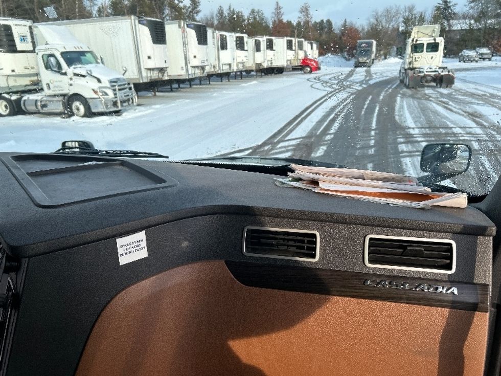 Sleeper Tractor-Heavy Duty Tractors-Freightliner-2020-T12664ST-Brooklyn Park-MN-719,579\n\t\tmiles-$ 39,500 - Image 14