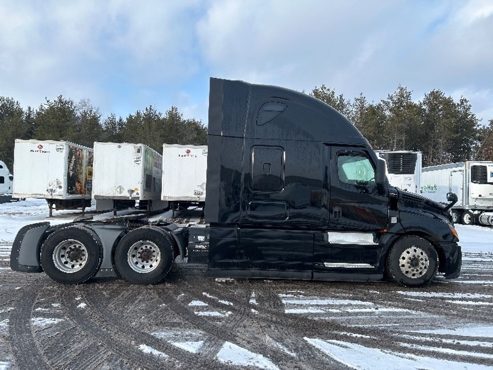 Sleeper Tractor-Heavy Duty Tractors-Freightliner-2020-T12664ST-Brooklyn Park-MN-719,579\n\t\tmiles-$ 39,500 - Image 8