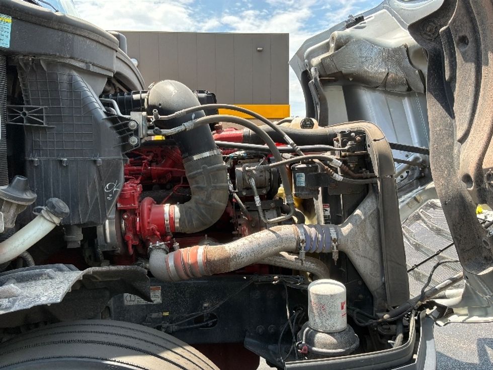Sleeper Tractor-Heavy Duty Tractors-Freightliner-2020-T12664ST-Burlington-NJ-253,334\n\t\tmiles-$ 72,500 - Image 17