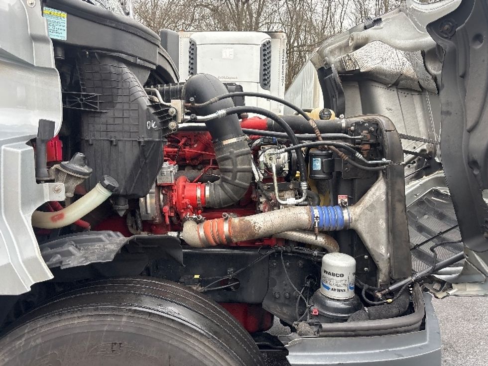 Sleeper Tractor-Heavy Duty Tractors-Freightliner-2020-T12664ST-Burlington-NJ-414,156\n\t\tmiles-$ 63,500 - Image 20