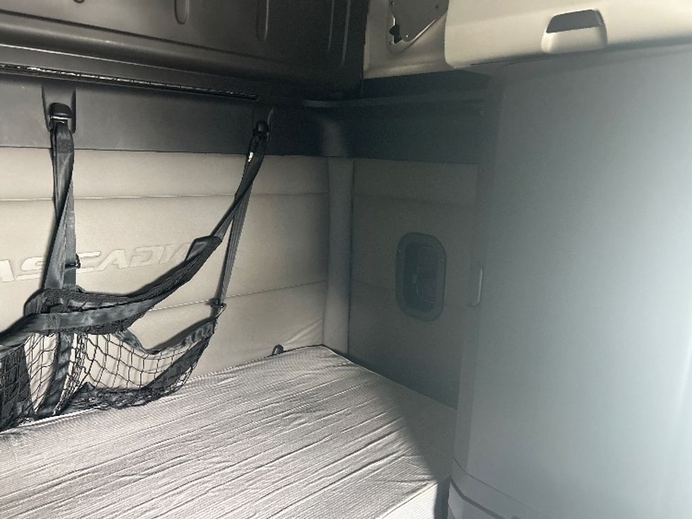 Sleeper Tractor-Heavy Duty Tractors-Freightliner-2020-T12664ST-Byron Center-MI-492,619\n\t\tmiles-$ 57,250 - Image 18