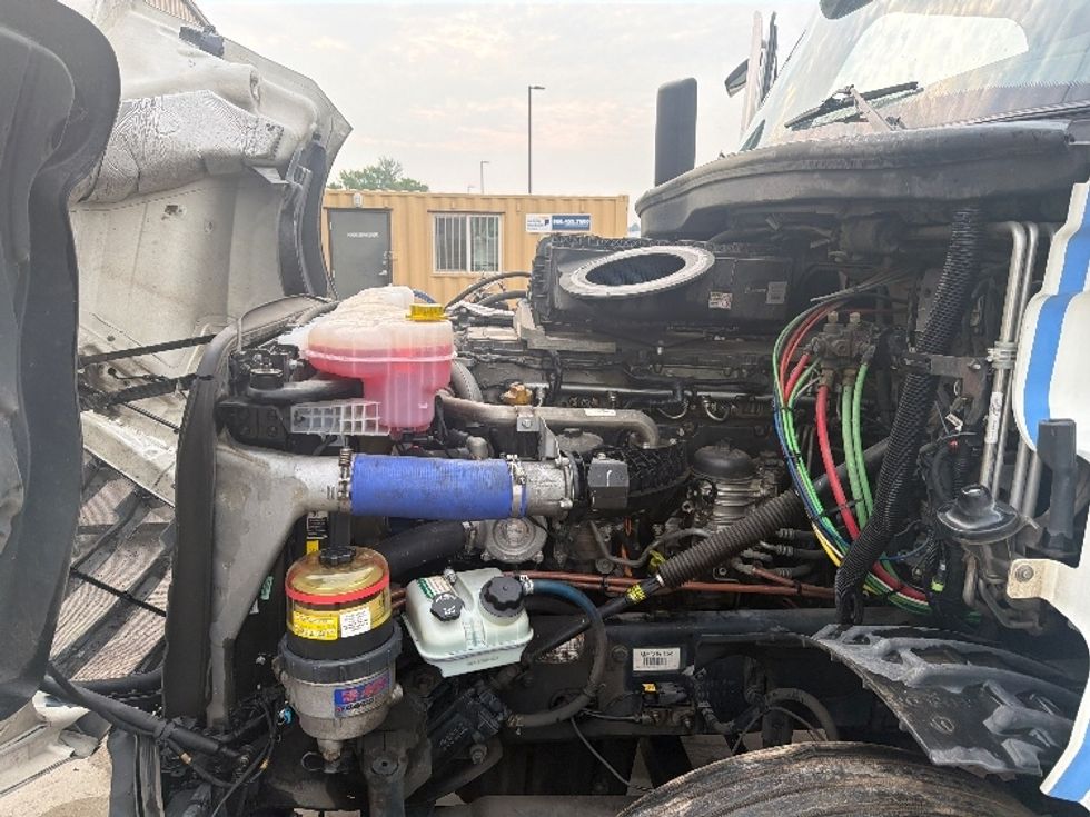Sleeper Tractor-Heavy Duty Tractors-Freightliner-2020-T12664ST-Caldwell-ID-737,294\n\t\tmiles-$ 47,750 - Image 21