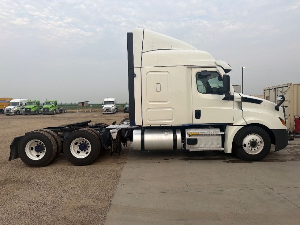 Sleeper Tractor-Heavy Duty Tractors-Freightliner-2020-T12664ST-Caldwell-ID-737,294\n\t\tmiles-$ 47,750 - Image 8