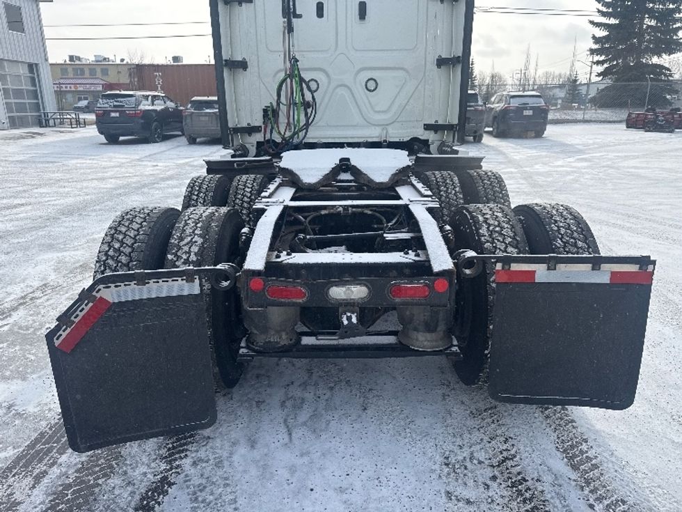 Sleeper Tractor-Heavy Duty Tractors-Freightliner-2020-T12664ST-Calgary-AB-691,490\n\t\tkm-$ 82,000 - Image 6