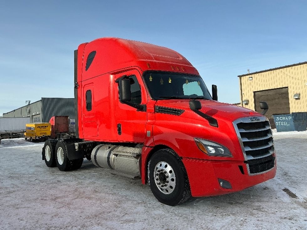 Sleeper Tractor-Heavy Duty Tractors-Freightliner-2020-T12664ST-Calgary-AB-863,944\n\t\tkm-$ 63,750 - Image 1