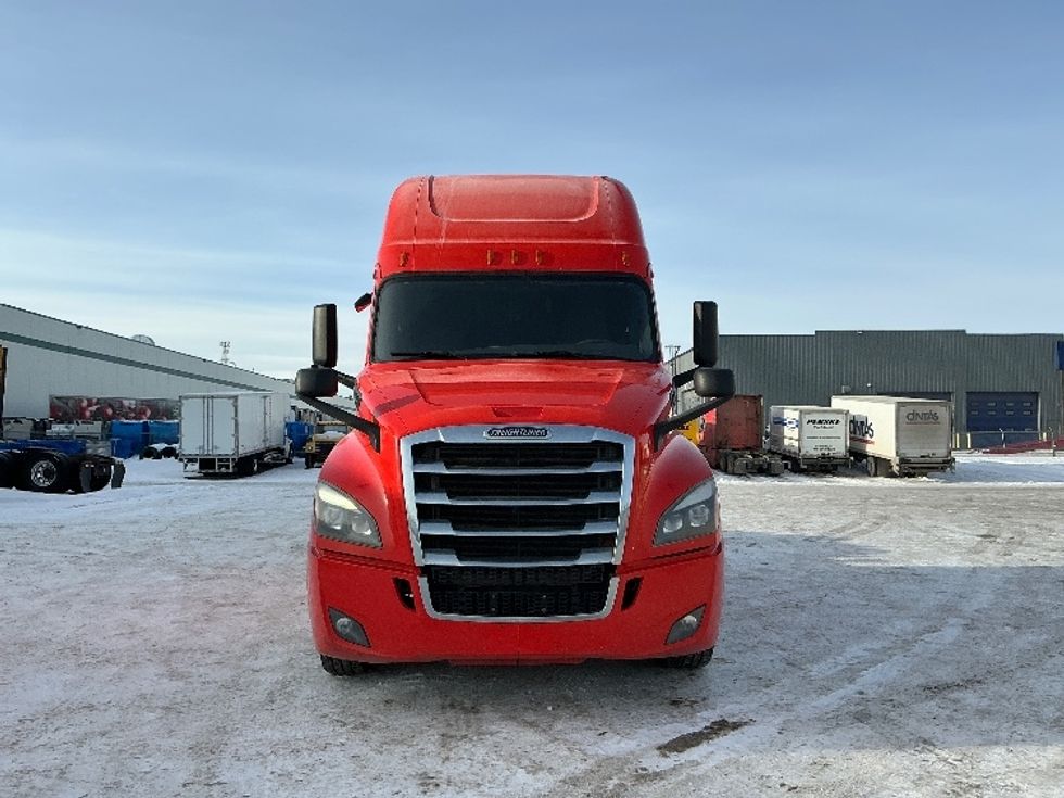 Sleeper Tractor-Heavy Duty Tractors-Freightliner-2020-T12664ST-Calgary-AB-863,944\n\t\tkm-$ 63,750 - Image 2