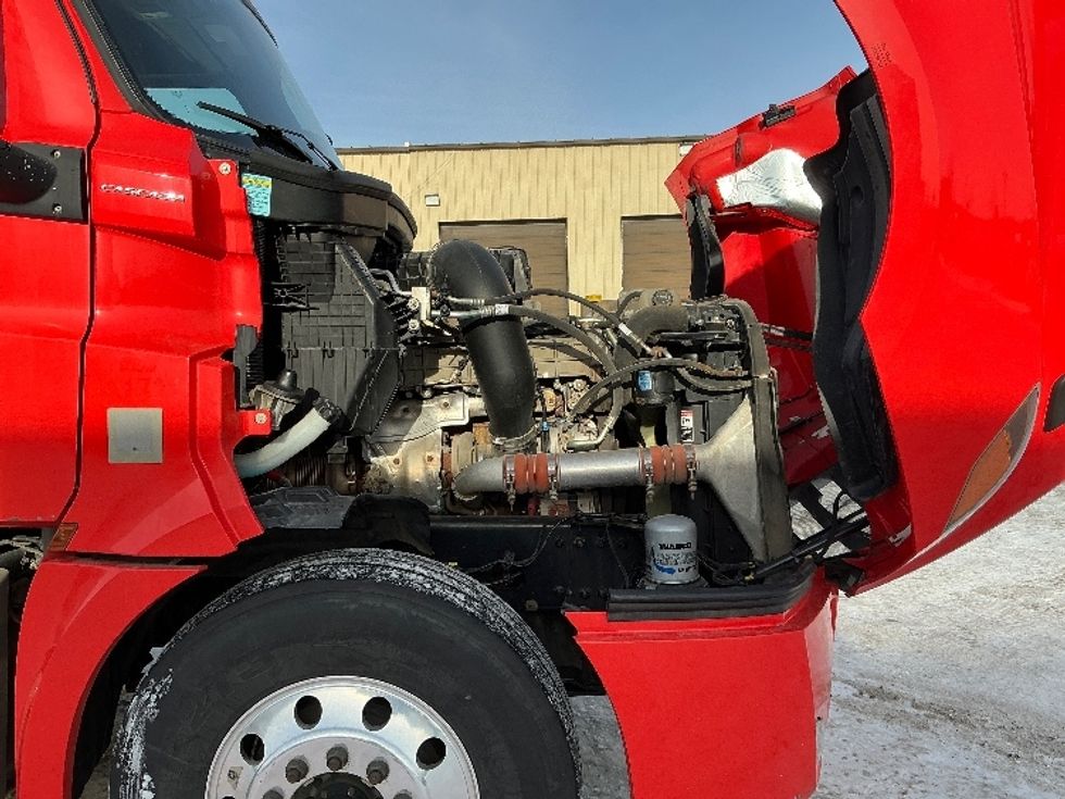 Sleeper Tractor-Heavy Duty Tractors-Freightliner-2020-T12664ST-Calgary-AB-863,944\n\t\tkm-$ 63,750 - Image 20