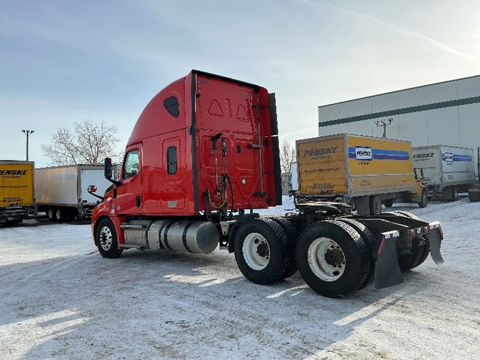 Sleeper Tractor-Heavy Duty Tractors-Freightliner-2020-T12664ST-Calgary-AB-863,944\n\t\tkm-$ 63,750 - Image 5