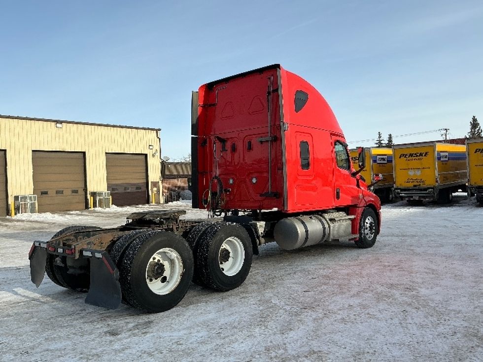 Sleeper Tractor-Heavy Duty Tractors-Freightliner-2020-T12664ST-Calgary-AB-863,944\n\t\tkm-$ 63,750 - Image 7