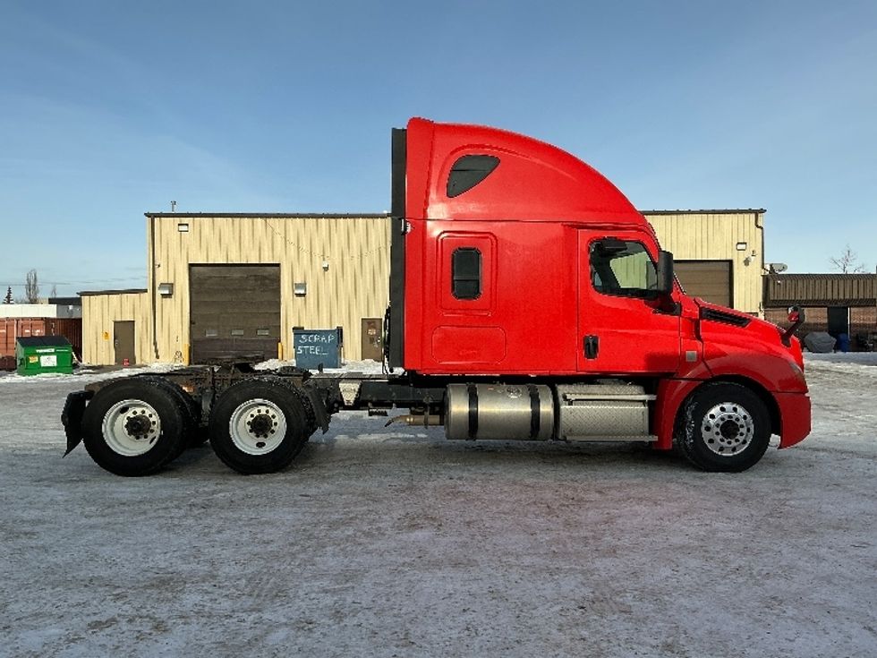Sleeper Tractor-Heavy Duty Tractors-Freightliner-2020-T12664ST-Calgary-AB-863,944\n\t\tkm-$ 63,750 - Image 8