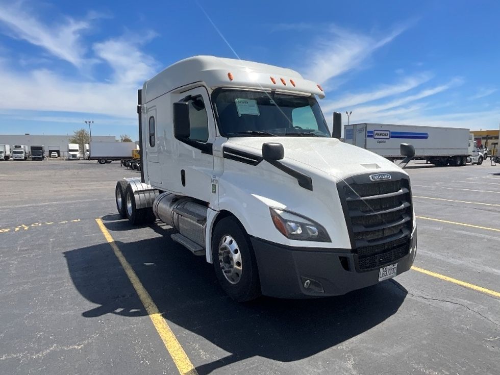 Sleeper Tractor-Heavy Duty Tractors-Freightliner-2020-T12664ST-Cambridge-ON-513,205\n\t\tkm-$ 91,500 - Image 1