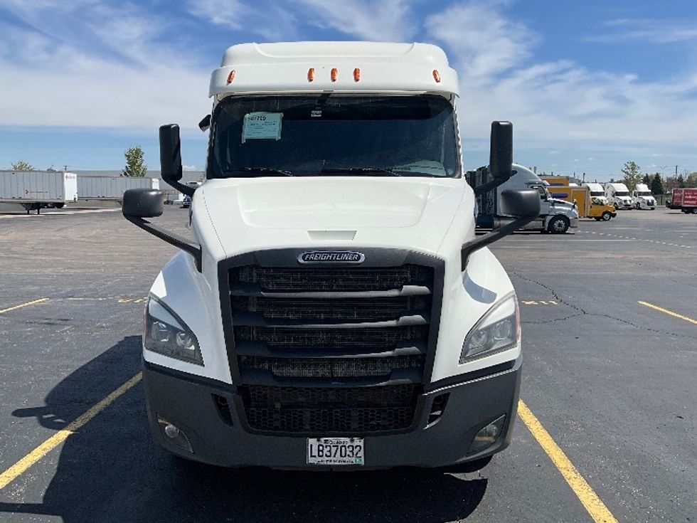 Sleeper Tractor-Heavy Duty Tractors-Freightliner-2020-T12664ST-Cambridge-ON-513,205\n\t\tkm-$ 91,500 - Image 2