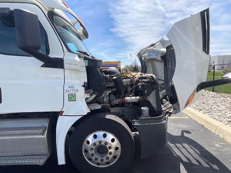 Sleeper Tractor-Heavy Duty Tractors-Freightliner-2020-T12664ST-Cambridge-ON-513,205\n\t\tkm-$ 91,500 - Image 20