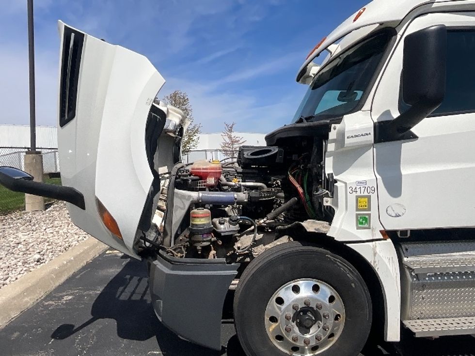 Sleeper Tractor-Heavy Duty Tractors-Freightliner-2020-T12664ST-Cambridge-ON-513,205\n\t\tkm-$ 91,500 - Image 21