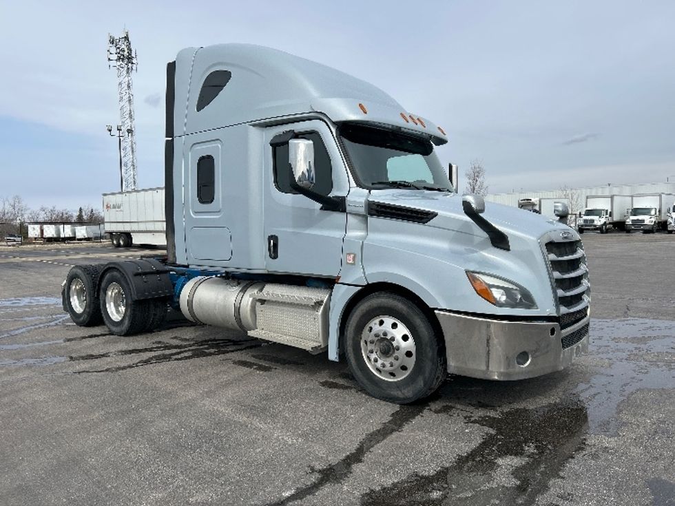 Sleeper Tractor-Heavy Duty Tractors-Freightliner-2020-T12664ST-Cambridge-ON-691,339\n\t\tkm-$ 73,750 - Image 1