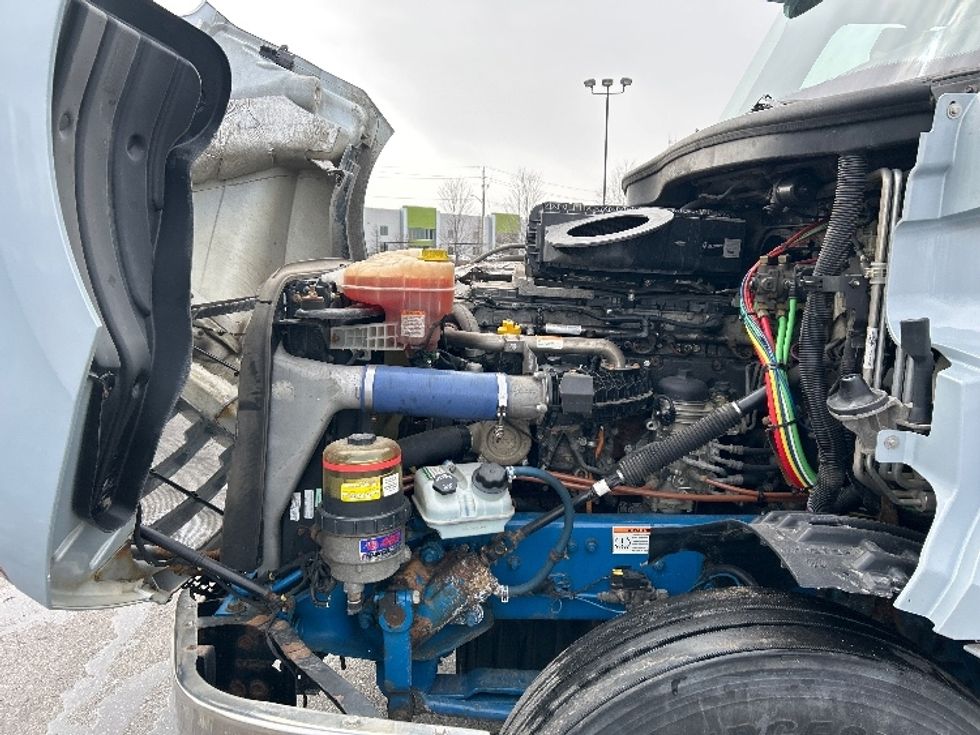 Sleeper Tractor-Heavy Duty Tractors-Freightliner-2020-T12664ST-Cambridge-ON-691,339\n\t\tkm-$ 73,750 - Image 21