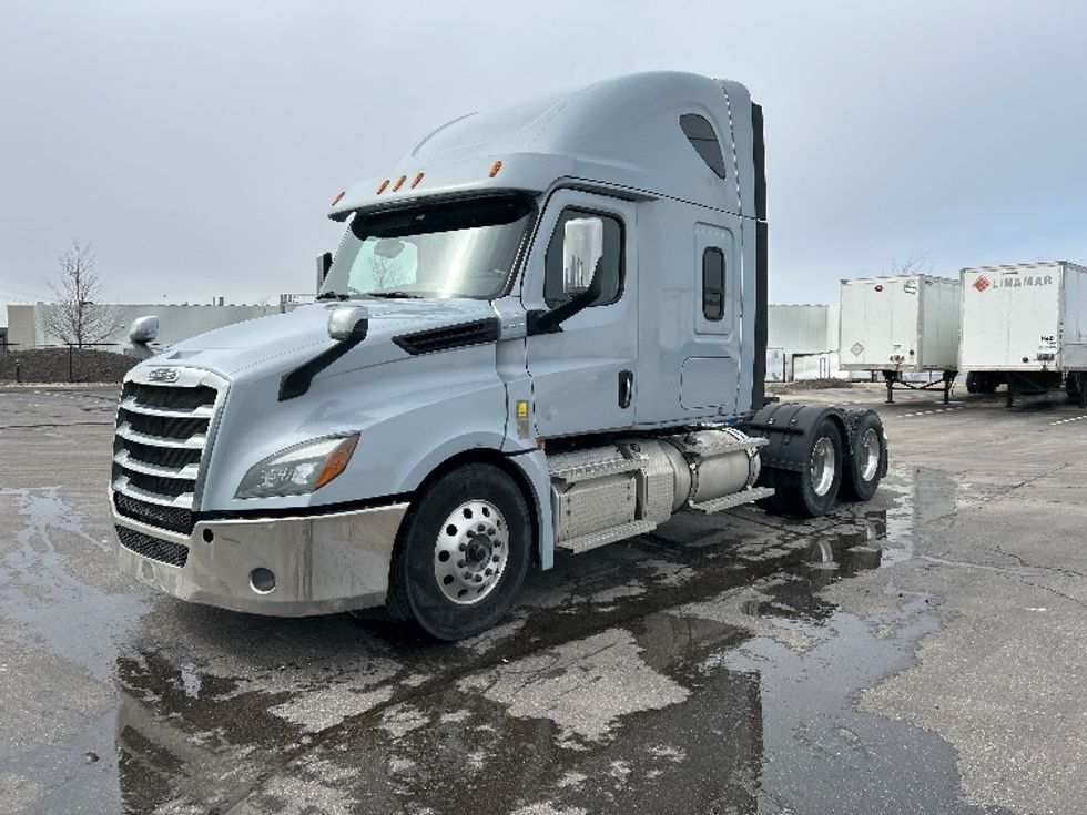 Sleeper Tractor-Heavy Duty Tractors-Freightliner-2020-T12664ST-Cambridge-ON-691,339\n\t\tkm-$ 73,750 - Image 3