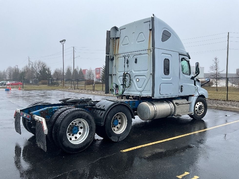 Sleeper Tractor-Heavy Duty Tractors-Freightliner-2020-T12664ST-Cambridge-ON-711,552\n\t\tkm-$ 72,000 - Image 7