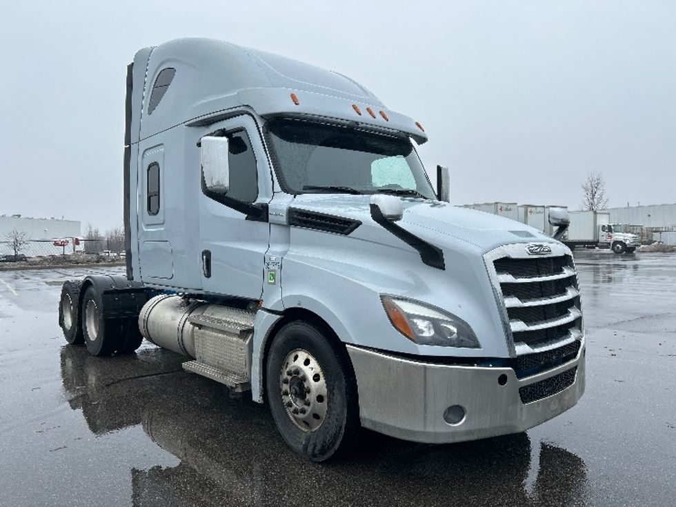 Sleeper Tractor-Heavy Duty Tractors-Freightliner-2020-T12664ST-Cambridge-ON-733,705\n\t\tkm-$ 70,250 - Image 1