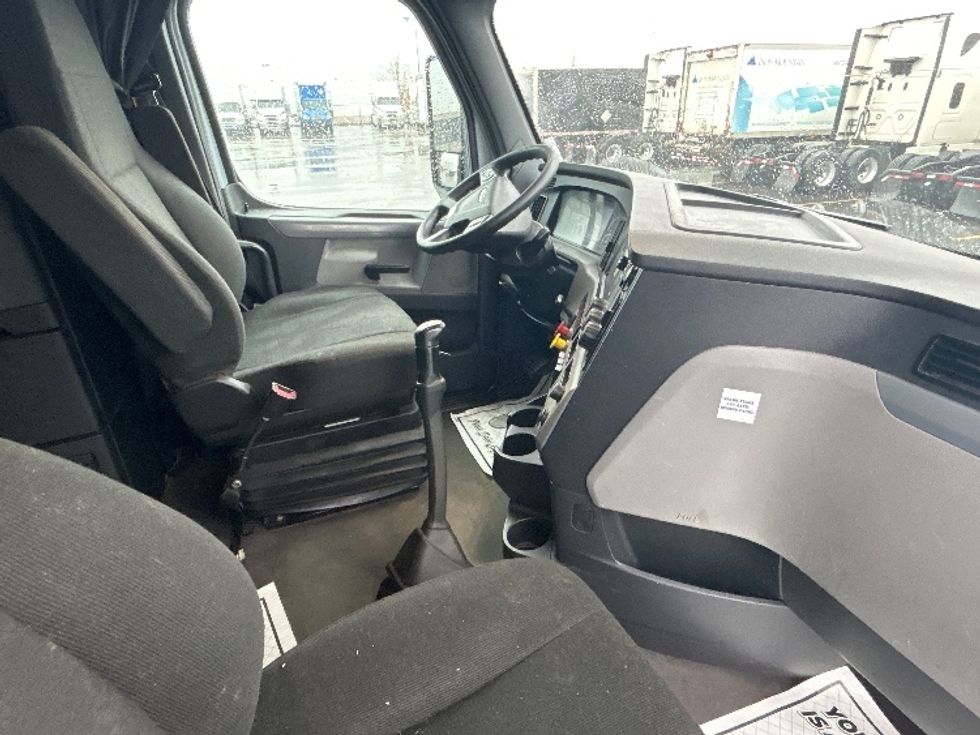 Sleeper Tractor-Heavy Duty Tractors-Freightliner-2020-T12664ST-Cambridge-ON-733,705\n\t\tkm-$ 70,250 - Image 15