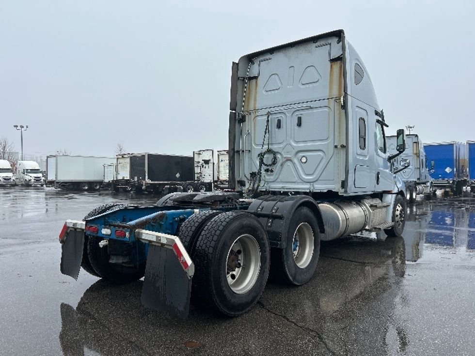 Sleeper Tractor-Heavy Duty Tractors-Freightliner-2020-T12664ST-Cambridge-ON-733,705\n\t\tkm-$ 70,250 - Image 7