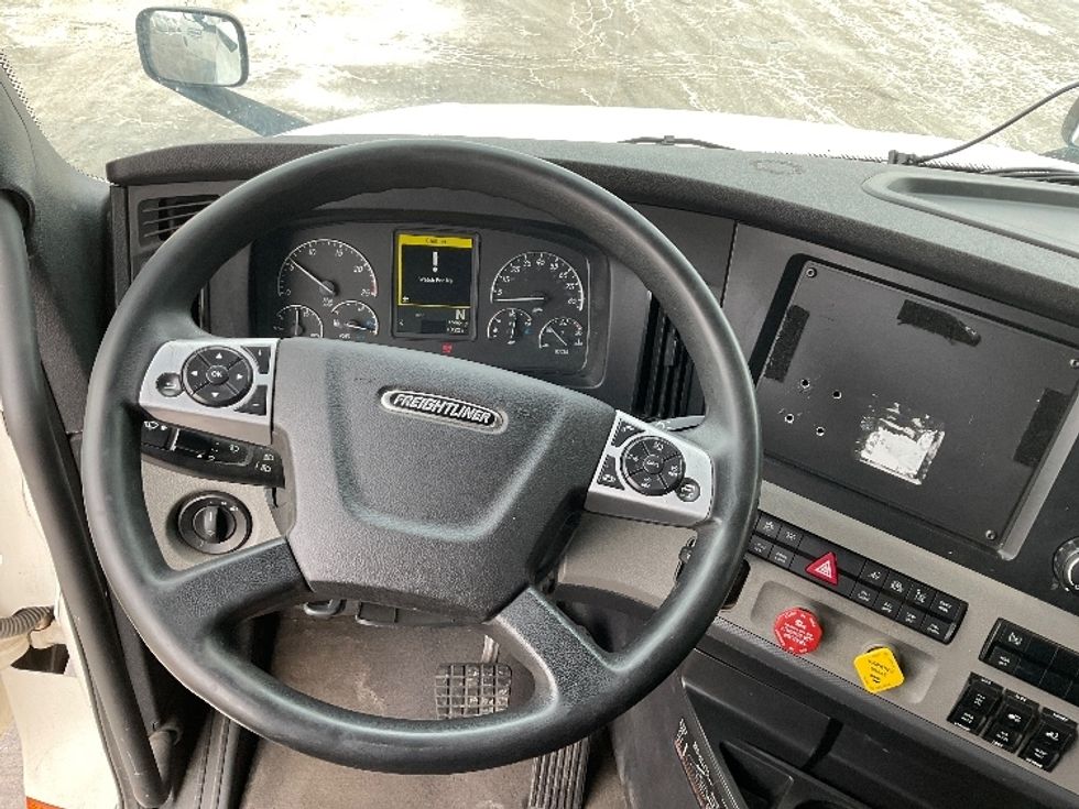 Sleeper Tractor-Heavy Duty Tractors-Freightliner-2020-T12664ST-Canton-OH-526,703\n\t\tmiles-$ 72,750 - Image 10