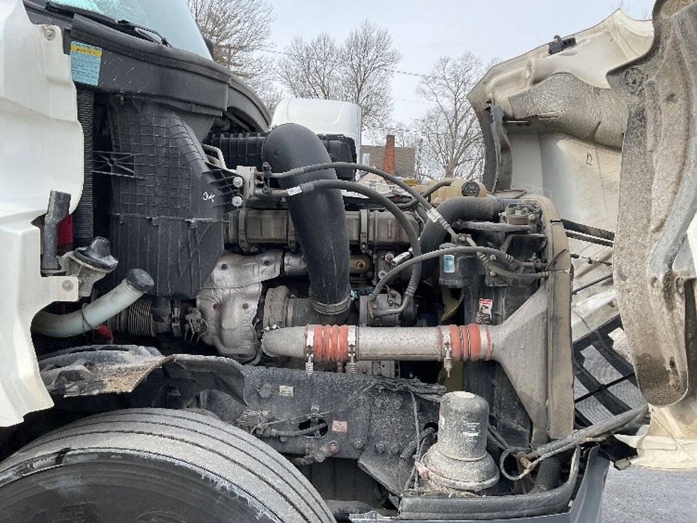 Sleeper Tractor-Heavy Duty Tractors-Freightliner-2020-T12664ST-Canton-OH-526,703\n\t\tmiles-$ 72,750 - Image 19