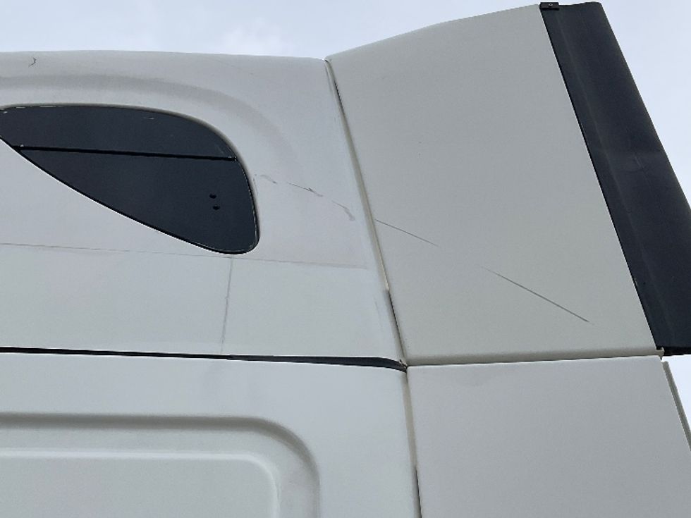 Sleeper Tractor-Heavy Duty Tractors-Freightliner-2020-T12664ST-Canton-OH-526,703\n\t\tmiles-$ 72,750 - Image 25