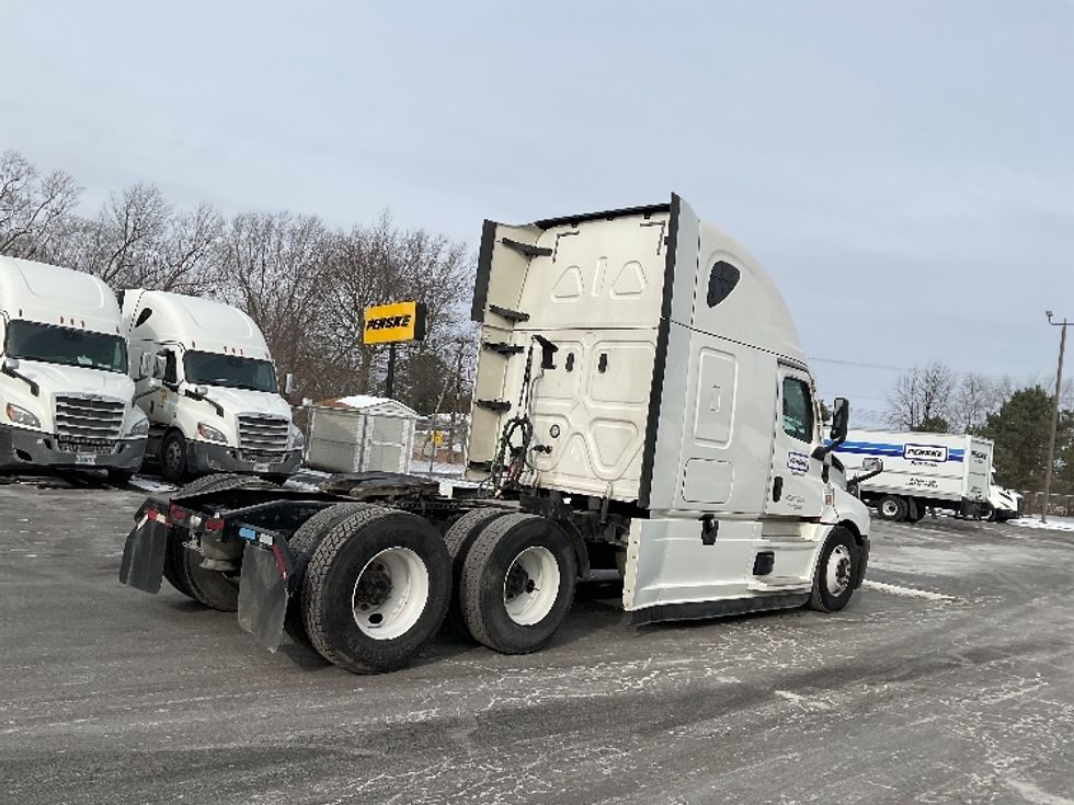 Sleeper Tractor-Heavy Duty Tractors-Freightliner-2020-T12664ST-Canton-OH-526,703\n\t\tmiles-$ 72,750 - Image 6