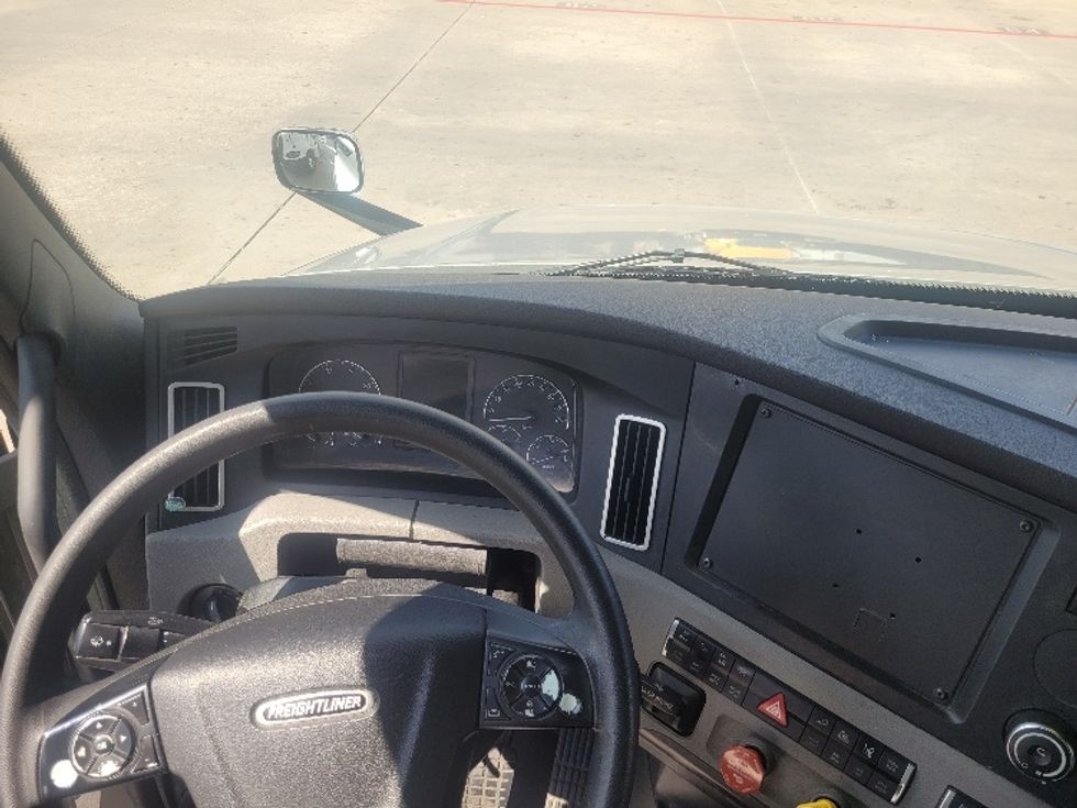 Sleeper Tractor-Heavy Duty Tractors-Freightliner-2020-T12664ST-Carrollton-TX-483,338\n\t\tmiles-$ 70,000 - Image 11