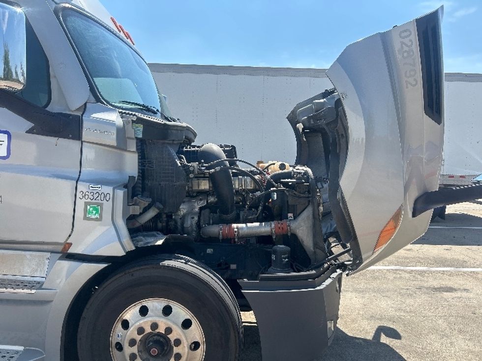 Sleeper Tractor-Heavy Duty Tractors-Freightliner-2020-T12664ST-Carrollton-TX-483,338\n\t\tmiles-$ 70,000 - Image 20