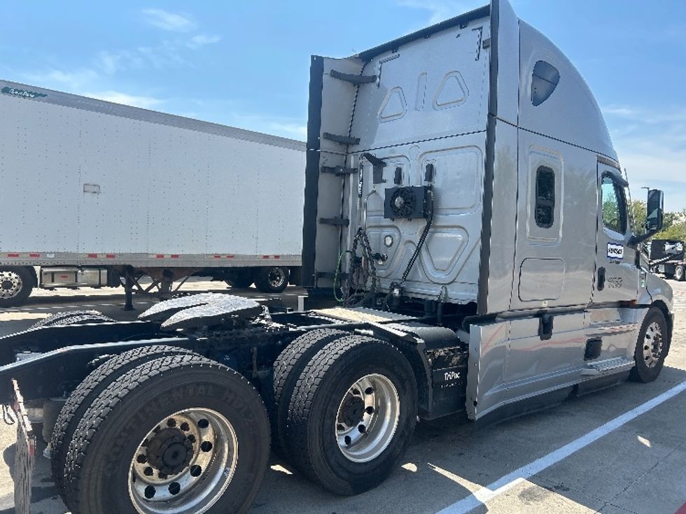 Sleeper Tractor-Heavy Duty Tractors-Freightliner-2020-T12664ST-Carrollton-TX-483,338\n\t\tmiles-$ 70,000 - Image 23