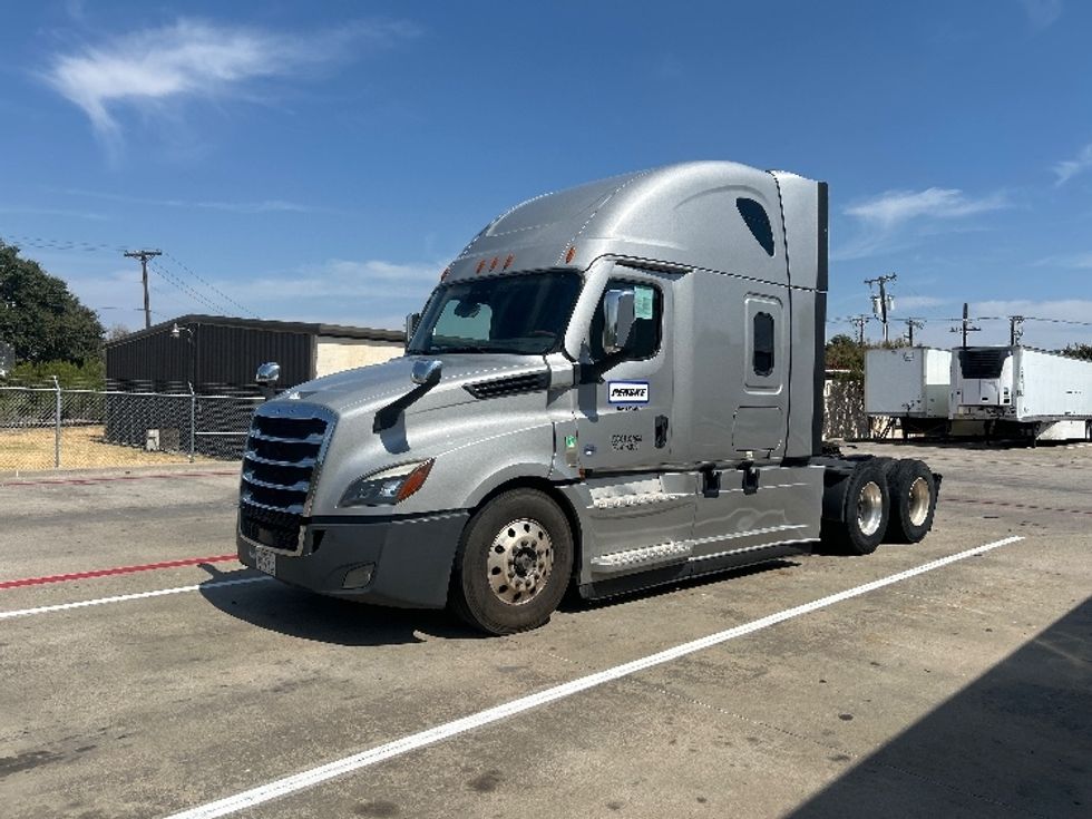 Sleeper Tractor-Heavy Duty Tractors-Freightliner-2020-T12664ST-Carrollton-TX-483,338\n\t\tmiles-$ 70,000 - Image 3