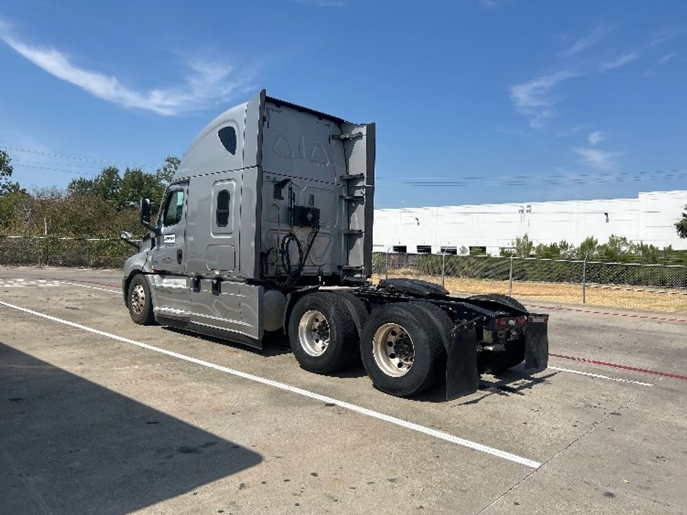 Sleeper Tractor-Heavy Duty Tractors-Freightliner-2020-T12664ST-Carrollton-TX-483,338\n\t\tmiles-$ 70,000 - Image 5