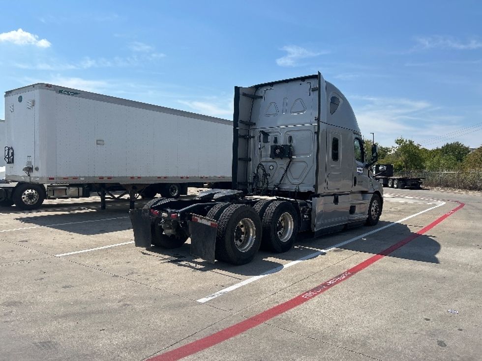 Sleeper Tractor-Heavy Duty Tractors-Freightliner-2020-T12664ST-Carrollton-TX-483,338\n\t\tmiles-$ 70,000 - Image 7