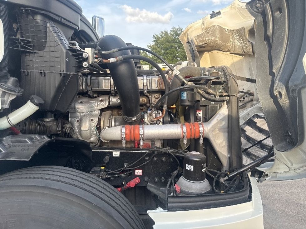 Sleeper Tractor-Heavy Duty Tractors-Freightliner-2020-T12664ST-Carrollton-TX-511,532\n\t\tmiles-$ 68,500 - Image 20