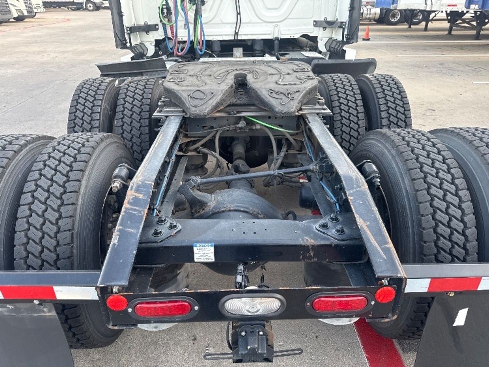 Sleeper Tractor-Heavy Duty Tractors-Freightliner-2020-T12664ST-Carrollton-TX-511,532\n\t\tmiles-$ 68,500 - Image 6