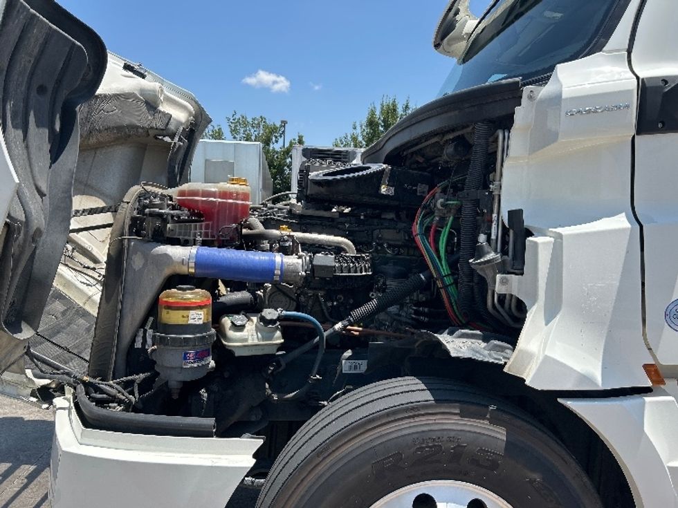 Sleeper Tractor-Heavy Duty Tractors-Freightliner-2020-T12664ST-Carrollton-TX-586,930\n\t\tmiles-$ 63,500 - Image 21