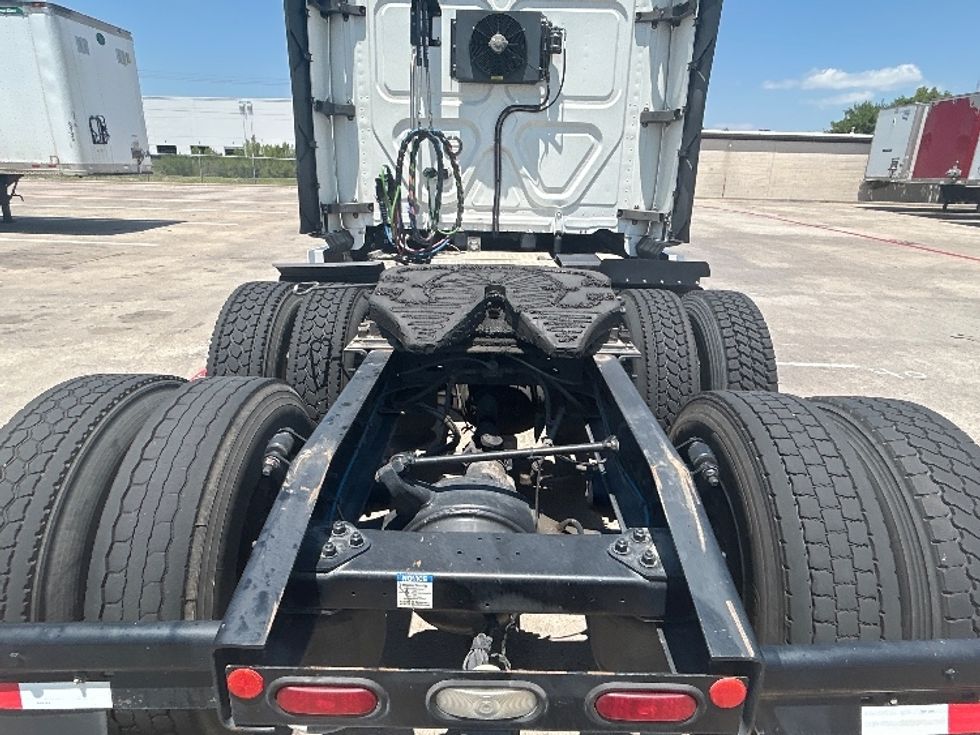 Sleeper Tractor-Heavy Duty Tractors-Freightliner-2020-T12664ST-Carrollton-TX-586,930\n\t\tmiles-$ 63,500 - Image 6