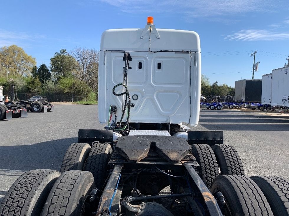 Sleeper Tractor-Heavy Duty Tractors-Freightliner-2020-T12664ST-Charlotte-NC-364,747\n\t\tmiles-$ 61,750 - Image 6