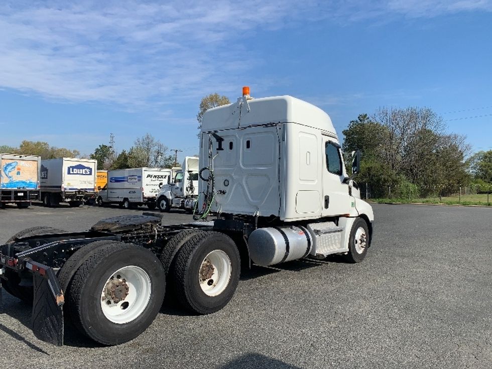 Sleeper Tractor-Heavy Duty Tractors-Freightliner-2020-T12664ST-Charlotte-NC-364,747\n\t\tmiles-$ 61,750 - Image 7